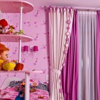 Розови завеси в детска стая