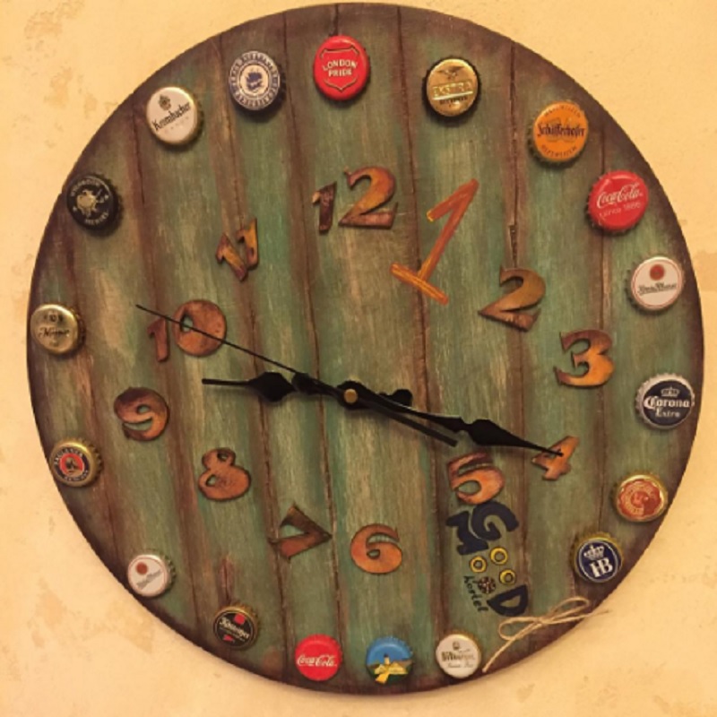 Dřevěné hodinky s pivní čepice