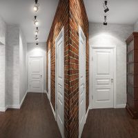 Интериор на светъл коридор с елементи на таванско помещение