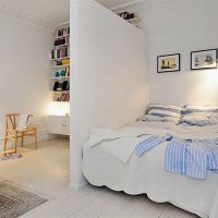 Guļamvieta studijas tipa dzīvoklī