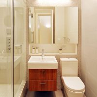 Apgaismojiet kompaktu vannas istabu Hruščovā