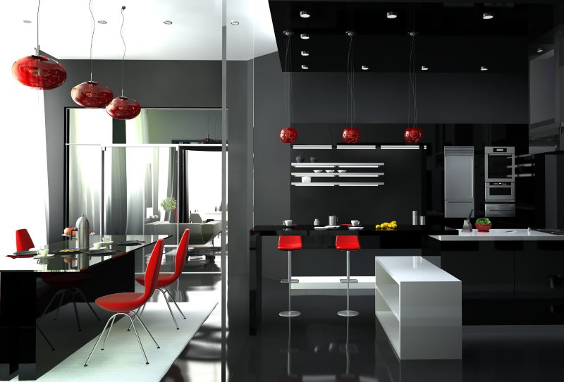 Rode hanglampen in de zwarte keuken