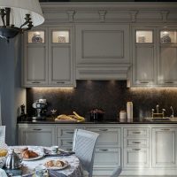 Dulapuri de bucătărie cu iluminat integrat