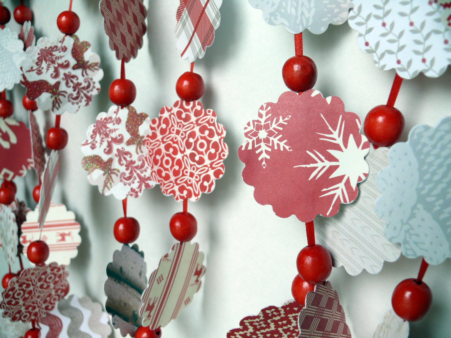 Ghirlande di carta per decorazioni festive