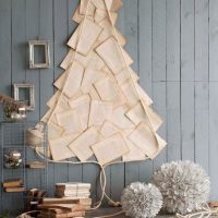 Izvorno božićno drvce iz starih knjiga