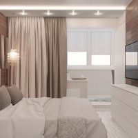 Minimalistische slaapkamer met een balkon