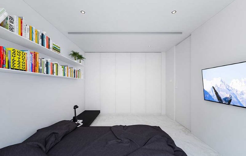 Lange open planken aan de muur van een smalle slaapkamer