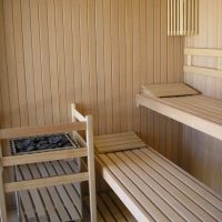 Elektrická sauna v parní místnosti rámové vany