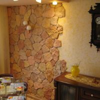 Dekorasi dinding dapur dengan batu buatan
