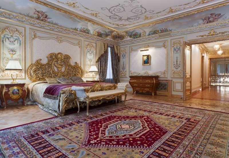 Interiér ložnice v barokním stylu