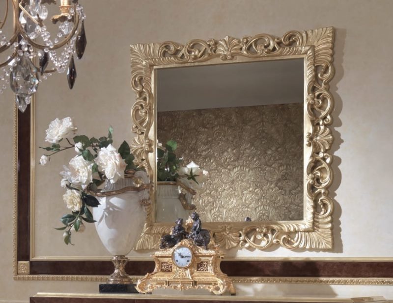 Klasiskā stila kvadrātveida spogulis