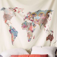 Karta svijeta šarenih komada