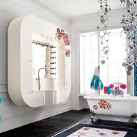 Kičo stiliaus vonios kambario dizainas