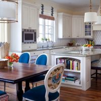 Modré čalouněné kuchyňské židle