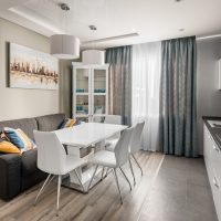 Lineární dispozice obývacího pokoje v kuchyni