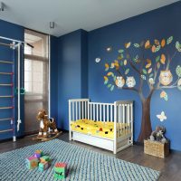 Hiasan dinding untuk bilik kanak-kanak dengan applique
