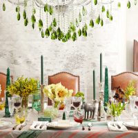 Feestelijke tafel met levende planten