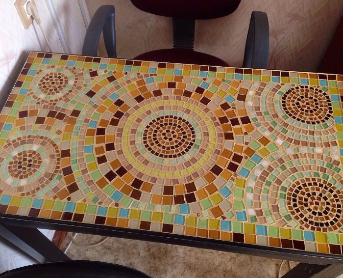 Mozaika pro výzdobu stolu.