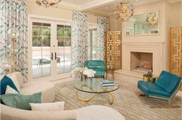 Stilingi tapetai gyvenamajame kambaryje 2019 daro įspūdį ne tik savo spalvų schema, bet ir originalia tekstūra.