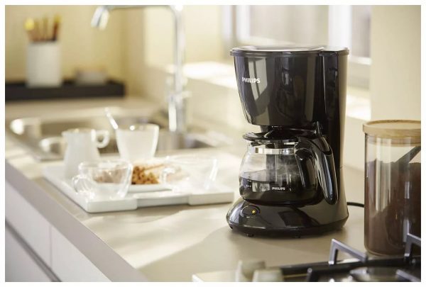 Direka untuk kegunaan domestik, pembuat kopi biasanya bersaiz padat dan tidak mengambil banyak ruang.